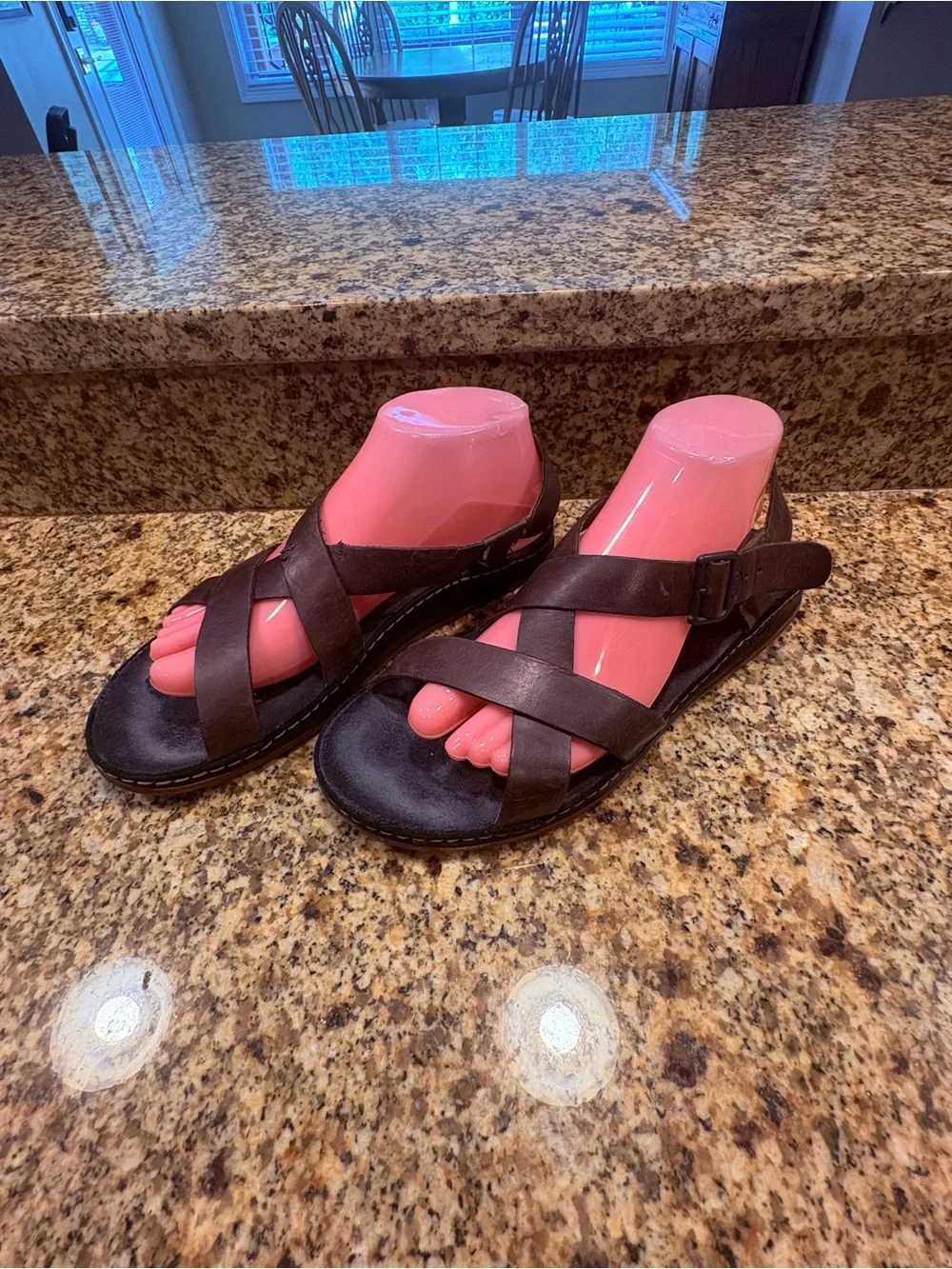 Chaco Tornado Wayfarer Dark Brown Sandals Women’s Size 9 READ Strap Damage